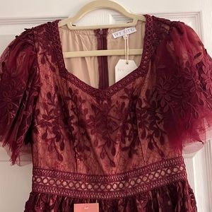 Nwt holiday lace overlay dress. Ivy City XS